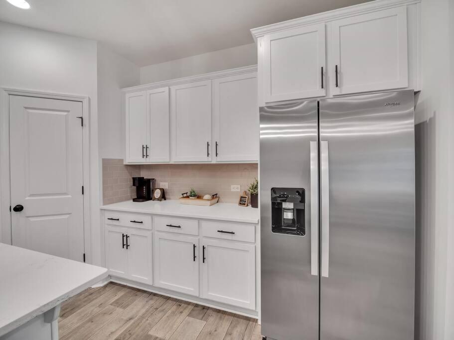 Gorgeous New Townhome/Charlotte! Bagian luar foto
