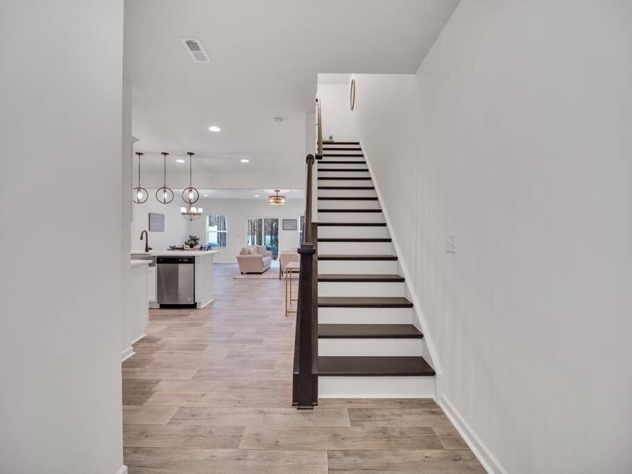 Gorgeous New Townhome/Charlotte! Bagian luar foto