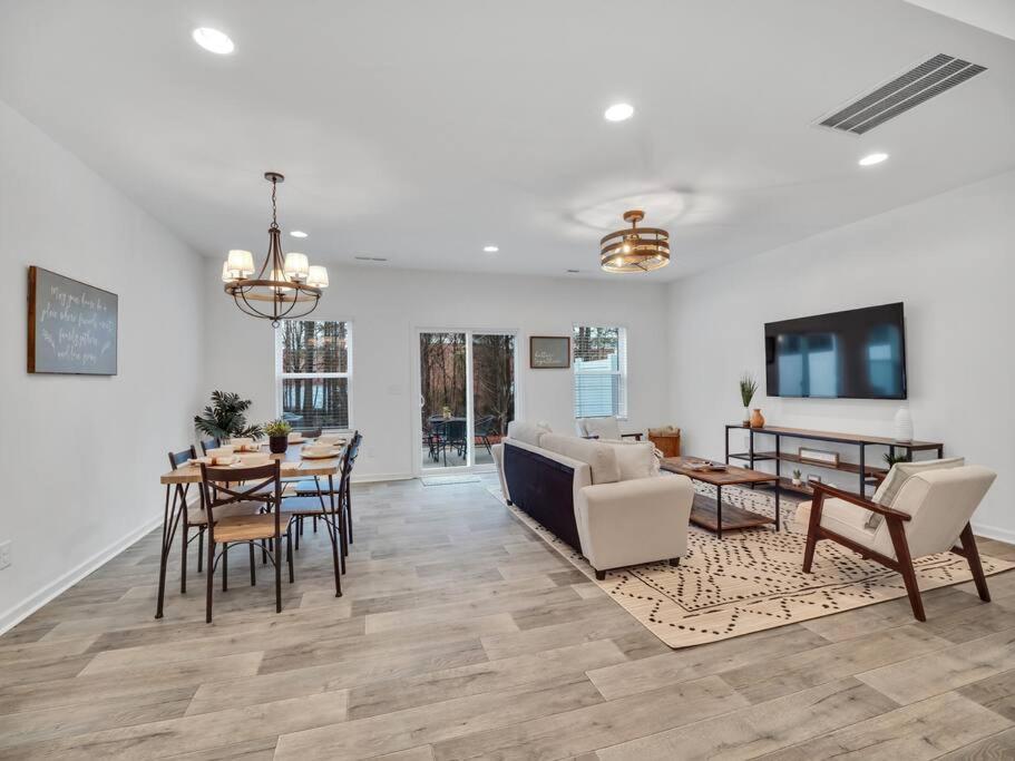 Gorgeous New Townhome/Charlotte! Bagian luar foto