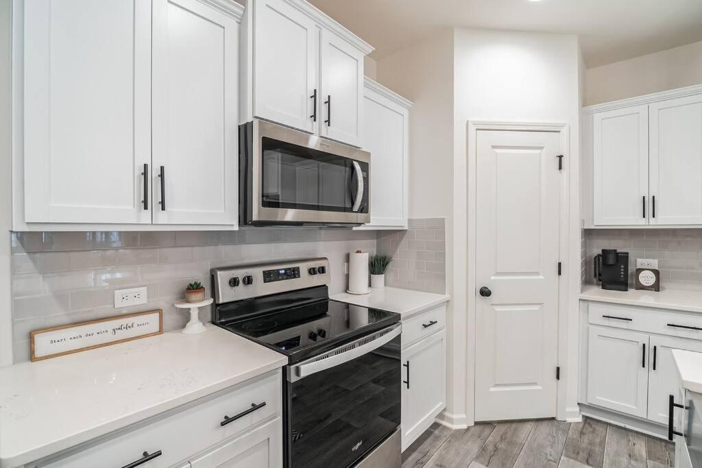 Gorgeous New Townhome/Charlotte! Bagian luar foto